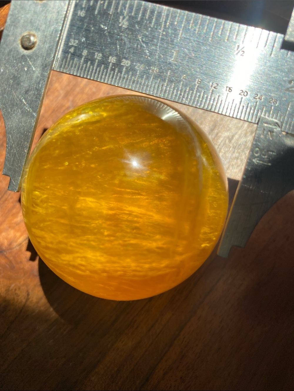 Yellow fluorite sphere - Picture 4 of 5